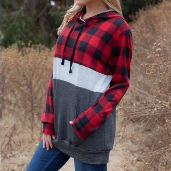🎉NEW ARRIVAL🎉 PLUS Buffalo Plaid Hoodie - Picture 2 of 4